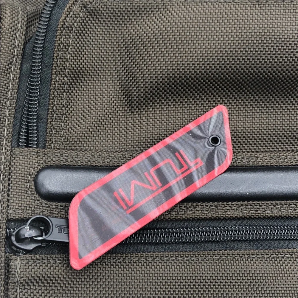 Tumi alpha pass®